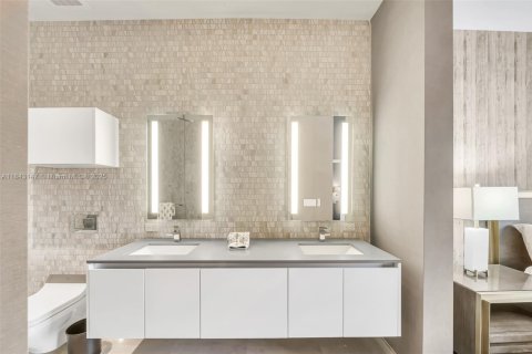 Купить кондоминиум в Майами, Флорида 1 спальня, 82.59м2, № 1940079 - фото 14