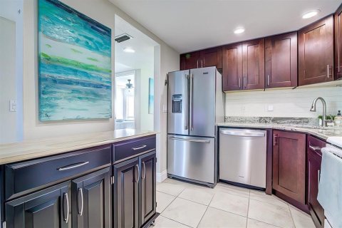 Condominio en alquiler en Indian Rocks Beach, Florida, 2 dormitorios, 71.53 m2 № 1771490 - foto 3