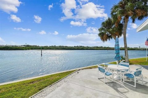 Condominio en alquiler en Indian Rocks Beach, Florida, 2 dormitorios, 71.53 m2 № 1771490 - foto 26