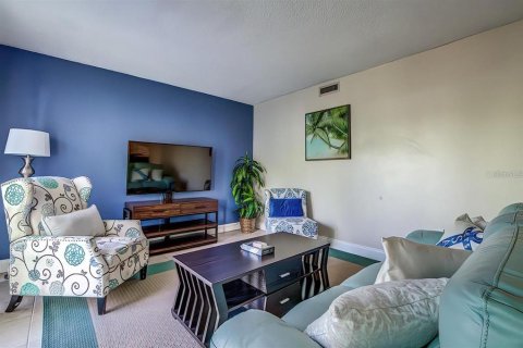 Condominio en alquiler en Indian Rocks Beach, Florida, 2 dormitorios, 71.53 m2 № 1771490 - foto 6