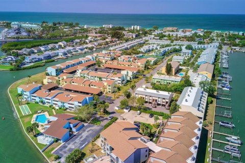 Condominio en alquiler en Indian Rocks Beach, Florida, 2 dormitorios, 71.53 m2 № 1771490 - foto 21