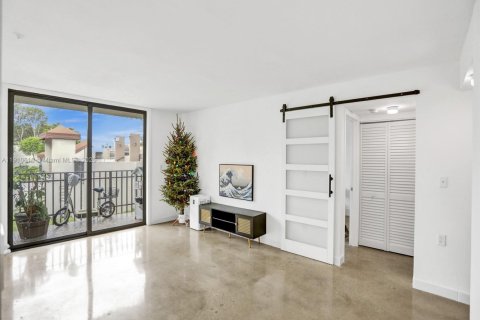 Copropriété à louer à Miami, Floride: 2 chambres, 70.61 m2 № 1966683 - photo 9