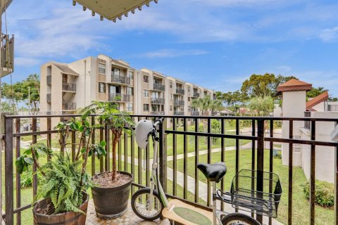 Copropriété à louer à Miami, Floride: 2 chambres, 70.61 m2 № 1966683 - photo 27