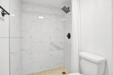 Copropriété à louer à Miami, Floride: 2 chambres, 70.61 m2 № 1966683 - photo 22