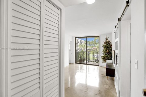 Copropriété à louer à Miami, Floride: 2 chambres, 70.61 m2 № 1966683 - photo 6