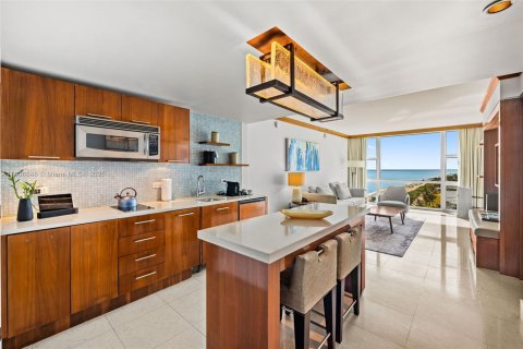 Copropriété à vendre à Miami Beach, Floride: 1 chambre, 71.72 m2 № 2016319 - photo 2