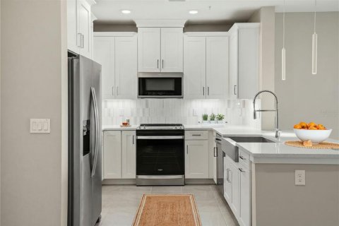 Condo in Orlando, Florida, 2 bedrooms  № 2102133 - photo 6