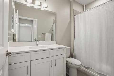 Condo in Orlando, Florida, 2 bedrooms  № 2102133 - photo 16