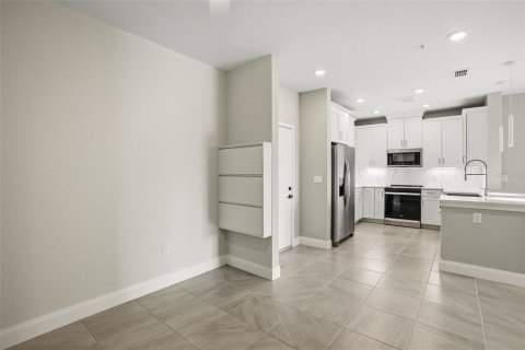 Condo in Orlando, Florida, 2 bedrooms  № 2102133 - photo 18