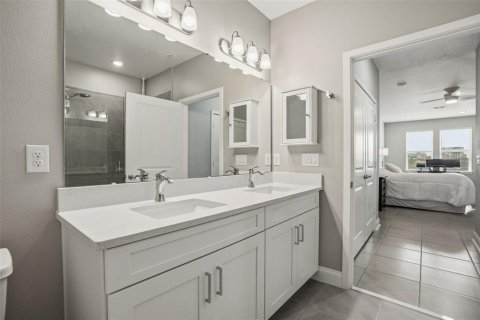 Condo in Orlando, Florida, 2 bedrooms  № 2102133 - photo 11