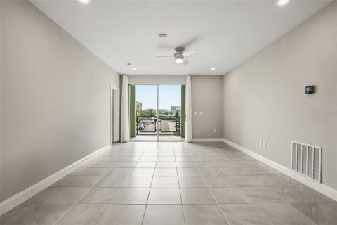 Condo in Orlando, Florida, 2 bedrooms  № 2102133 - photo 19