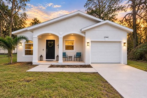 House in New Port Richey, Florida 3 bedrooms, 127.93 sq.m. № 2354833