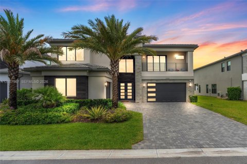 House in Boca Raton, Florida 5 bedrooms, 479.65 sq.m. № 2186306