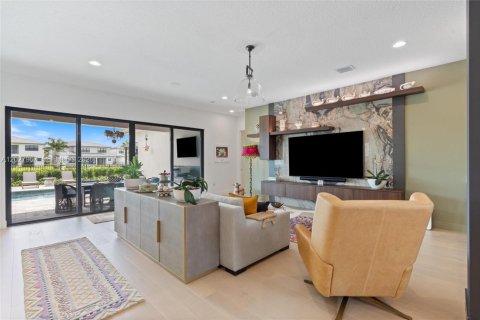 House in Boca Raton, Florida 5 bedrooms, 479.65 sq.m. № 2186306 - photo 5