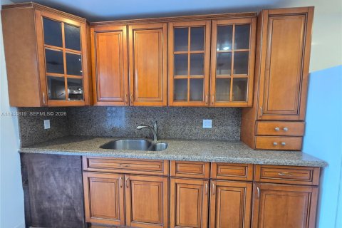 Снять в аренду виллу или дом в Майами, Флорида 2 спальни, 65.03м2, № 2006005 - фото 4