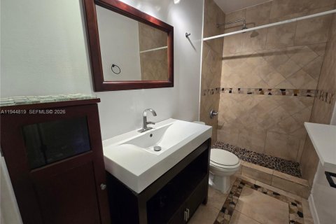 Снять в аренду виллу или дом в Майами, Флорида 2 спальни, 65.03м2, № 2006005 - фото 8