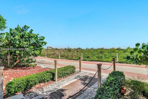 Copropriété à vendre à Miami Beach, Floride: 2 chambres, 185.25 m2 № 1957441 - photo 4