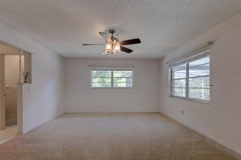 Casa en venta en Eustis, Florida, 4 dormitorios, 161.46 m2 № 1824199 - foto 28