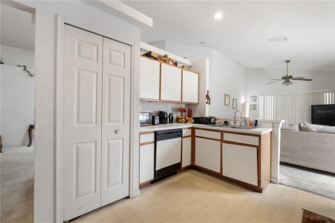 Villa ou maison à vendre à Orlando, Floride: 4 chambres, 157.84 m2 № 2157691 - photo 12