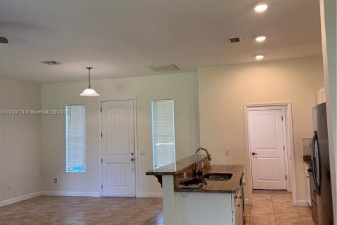 Снять в аренду виллу или дом в Виро-Бич, Флорида 3 спальни, № 1929192 - фото 12