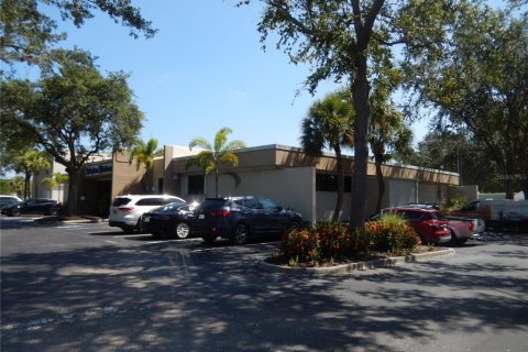 Commercial property in Sarasota, Florida 2314.29 sq.m. № 2376677 - photo 2
