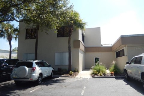 Commercial property in Sarasota, Florida 2314.29 sq.m. № 2376677 - photo 4