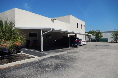 Commercial property in Sarasota, Florida 2314.29 sq.m. № 2376677 - photo 9