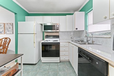 Купить таунхаус в Окленд-Парк, Флорида 7 комнат, 92.9м2, № 2081540 - фото 5