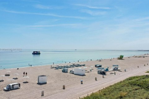 Condo in Miami Beach, Florida, 1 bedroom № 2060188 - photo 16