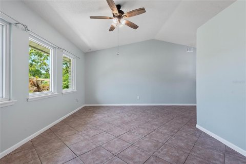 House in Palm Coast, Florida 3 bedrooms, 152.27 sq.m. № 1858216 - photo 8