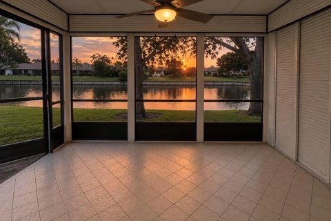 Townhouse in Tamarac, Florida 2 bedrooms, 98.48 sq.m. № 2417929 - photo 11