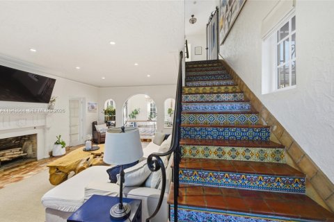 Casa en venta en Coral Gables, Florida, 4 dormitorios, 226.5 m2 № 2000362 - foto 17