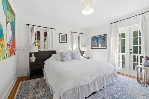 Casa en venta en Coral Gables, Florida, 4 dormitorios, 226.5 m2 № 2000362 - foto 22