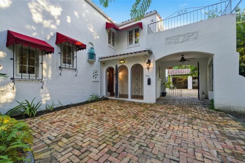 Casa en venta en Coral Gables, Florida, 4 dormitorios, 226.5 m2 № 2000362 - foto 3