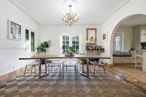 Casa en venta en Coral Gables, Florida, 4 dormitorios, 226.5 m2 № 2000362 - foto 11