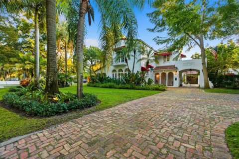 Casa en Coral Gables, Florida 4 dormitorios, 226.5 m2 № 2000362