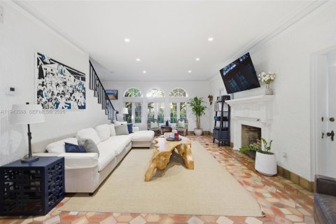 Casa en venta en Coral Gables, Florida, 4 dormitorios, 226.5 m2 № 2000362 - foto 7