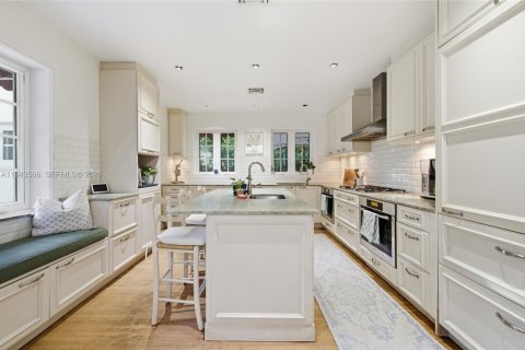 Casa en venta en Coral Gables, Florida, 4 dormitorios, 226.5 m2 № 2000362 - foto 14