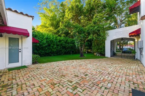 Casa en venta en Coral Gables, Florida, 4 dormitorios, 226.5 m2 № 2000362 - foto 5