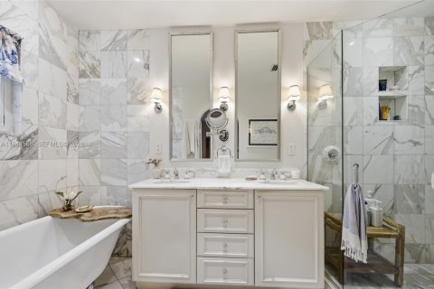 Casa en venta en Coral Gables, Florida, 4 dormitorios, 226.5 m2 № 2000362 - foto 20