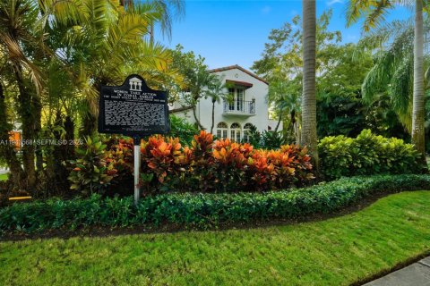 Casa en venta en Coral Gables, Florida, 4 dormitorios, 226.5 m2 № 2000362 - foto 2