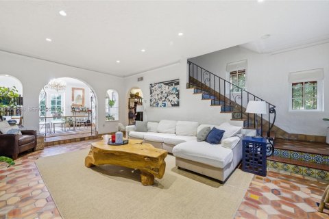 Casa en venta en Coral Gables, Florida, 4 dormitorios, 226.5 m2 № 2000362 - foto 6