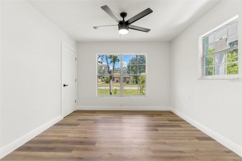 Villa ou maison à vendre à Saint Petersburg, Floride: 4 chambres, 149.48 m2 № 1853187 - photo 22