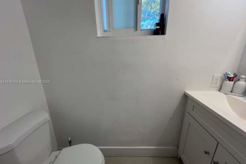 Townhouse in Miami, Florida 2 bedrooms, 100.89 sq.m. № 2018766 - photo 23