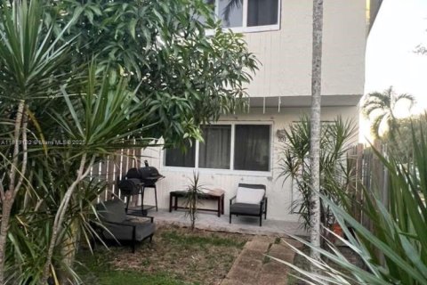 Townhouse in Miami, Florida 2 bedrooms, 100.89 sq.m. № 2018766 - photo 27