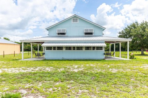 House in Okeechobee, Florida 2 bedrooms, 115.38 sq.m. № 2280743