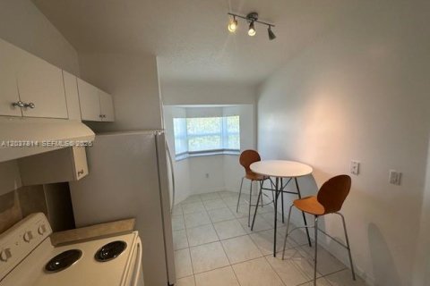 Copropriété à louer à Homestead, Floride: 2 chambres, 75.72 m2 № 2155031 - photo 4
