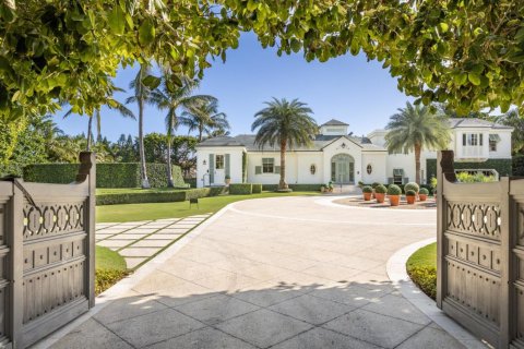 House in Palm Beach, Florida 3 bedrooms, 786.23 sq.m. № 2187300 - photo 11