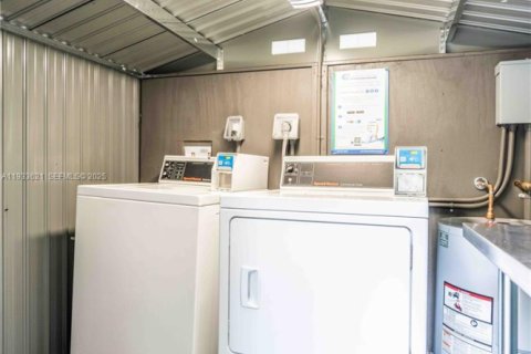 Appartement à louer à Miami, Floride: 1 chambre, 46.92 m2 № 1991263 - photo 12