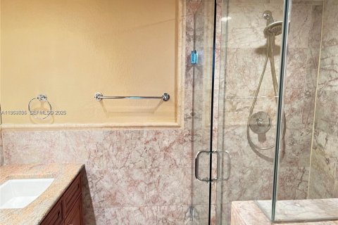 Condo in Plantation, Florida, 2 bedrooms  № 2081049 - photo 2